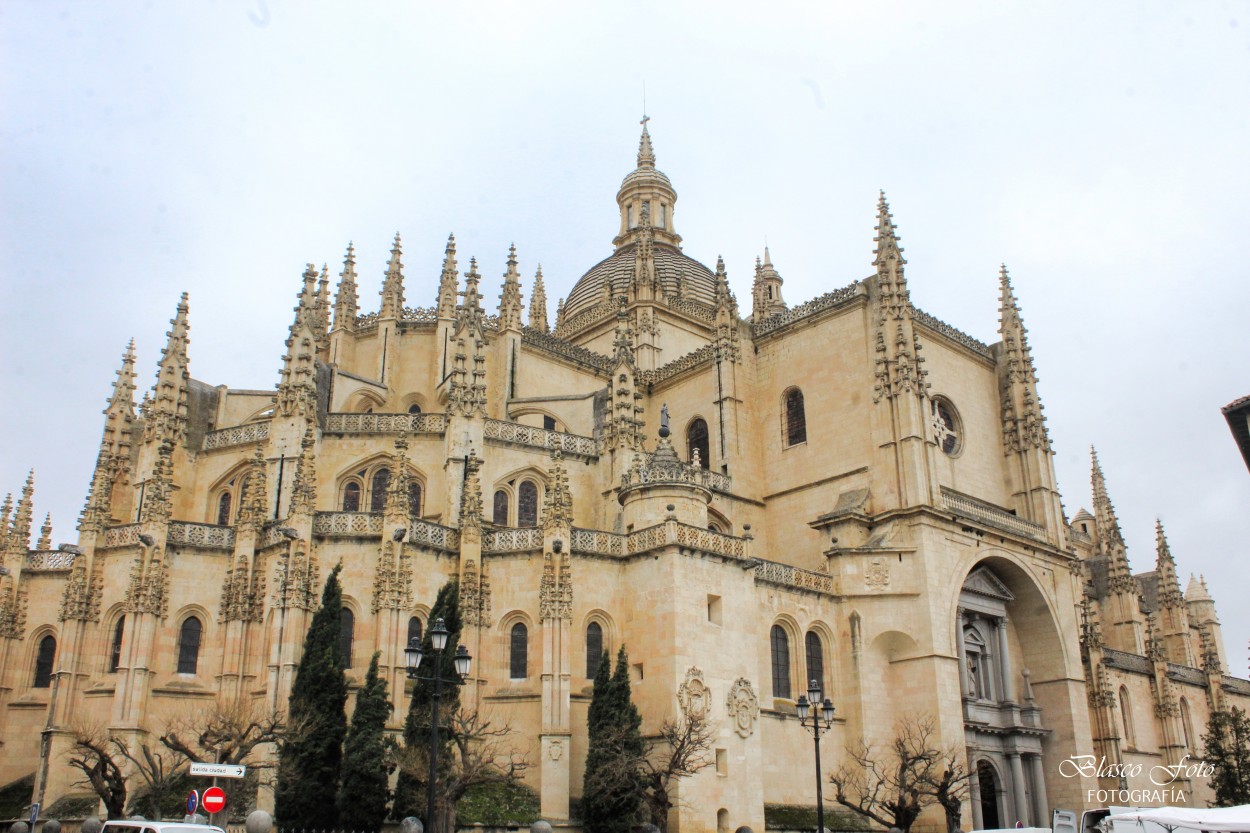 "Catedral de Segovia" de Luis Blasco Martin