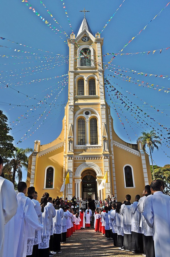 "Uma celebrao da f crist." de Decio Badari