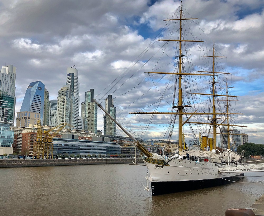 "Puerto Madero" de Laura Szapiro