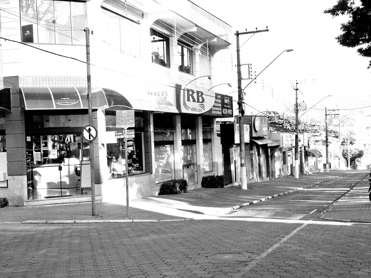 "O pequeno comercio da praa, e a quarentena." de Decio Badari