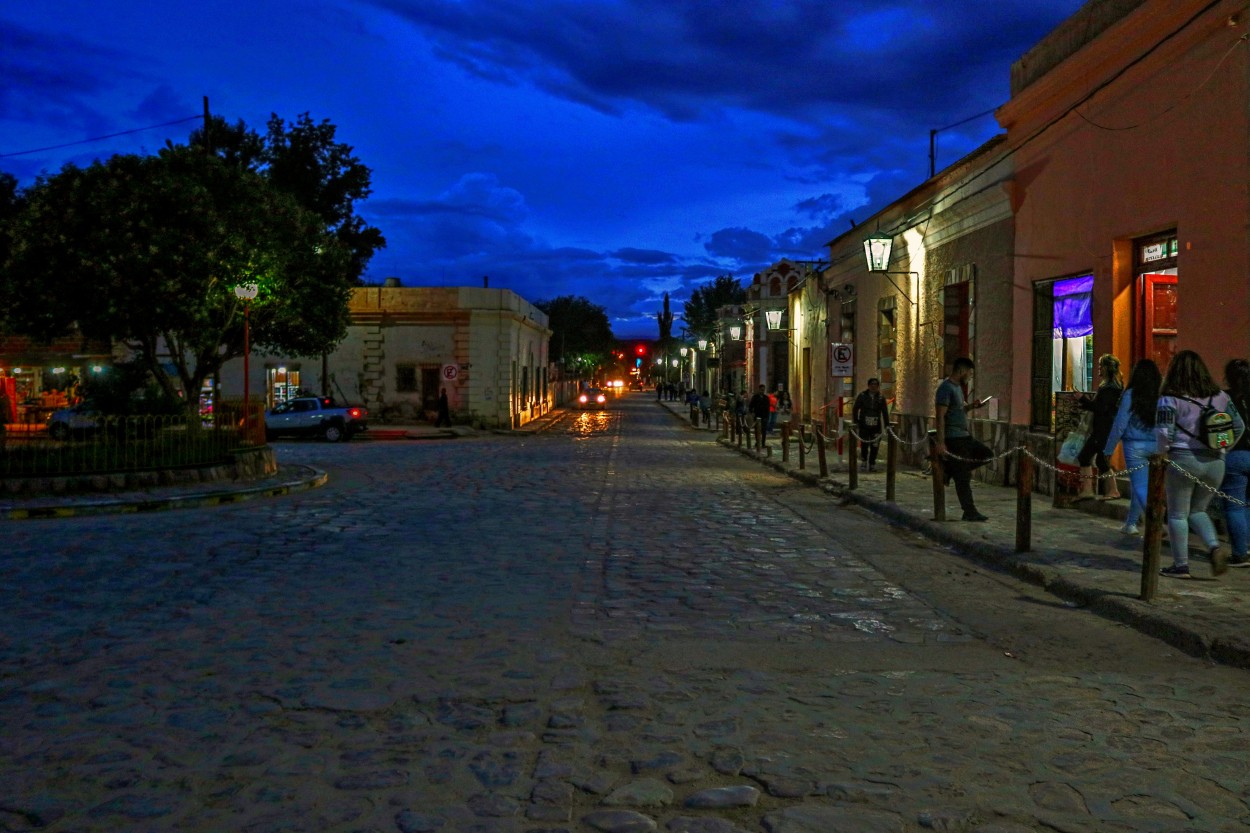 "hora azul en la quebrada" de Viviana Garca