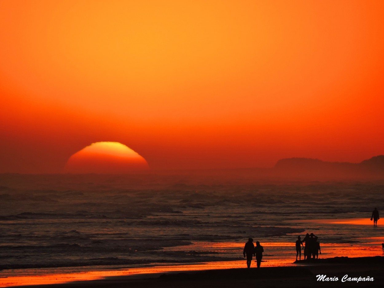 "Atardecer brumoso..." de Mario Campaa