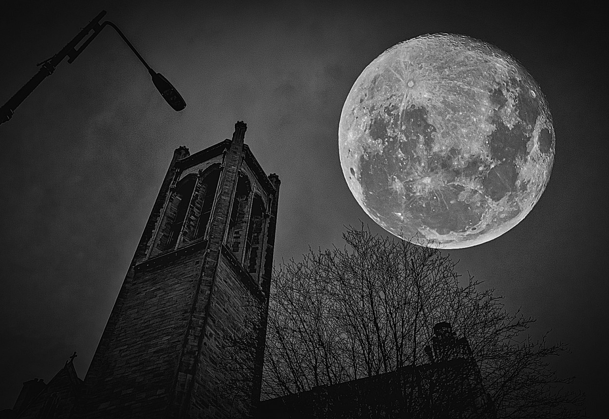 "Superluna austral II" de Luis Fernando Somma (fernando)