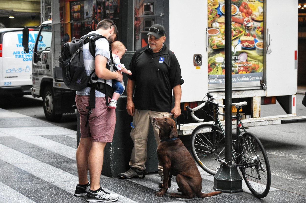 "Encuentros in the street..." de Maria Isabel Hempe