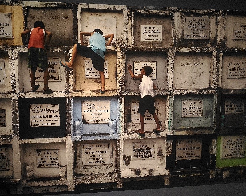 "Entre as vidas e a morte!" de Decio Badari