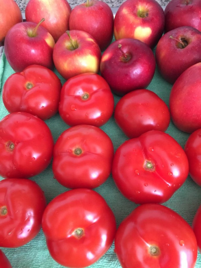 "Rojo tomate" de Carmen Estevez