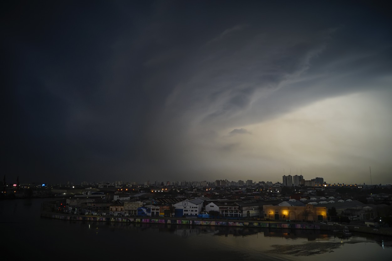 "Tormenta del 20/05/2020" de Doralisa Romero