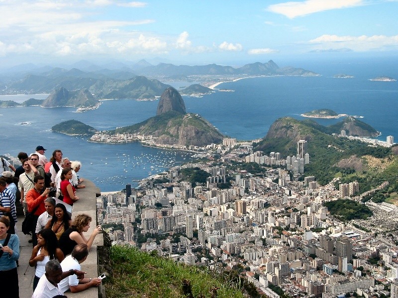 "Cidade maravilhosa, cheia de encantos mil......." de Decio Badari