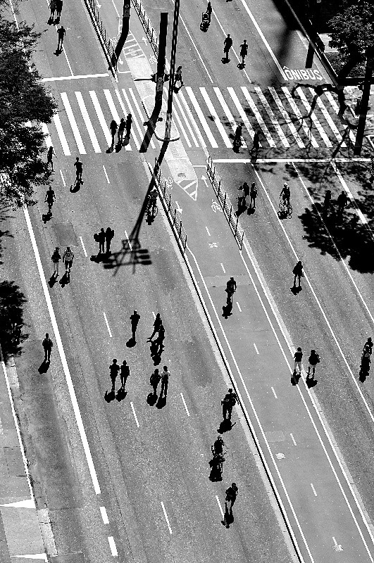 "No  pandemia.  a Av. Paulista aos domingos!" de Decio Badari