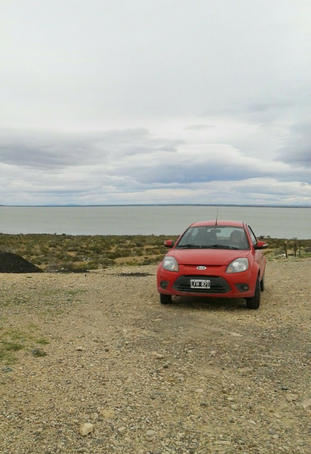 "Junto al Lago Muster" de Isabel Corbera