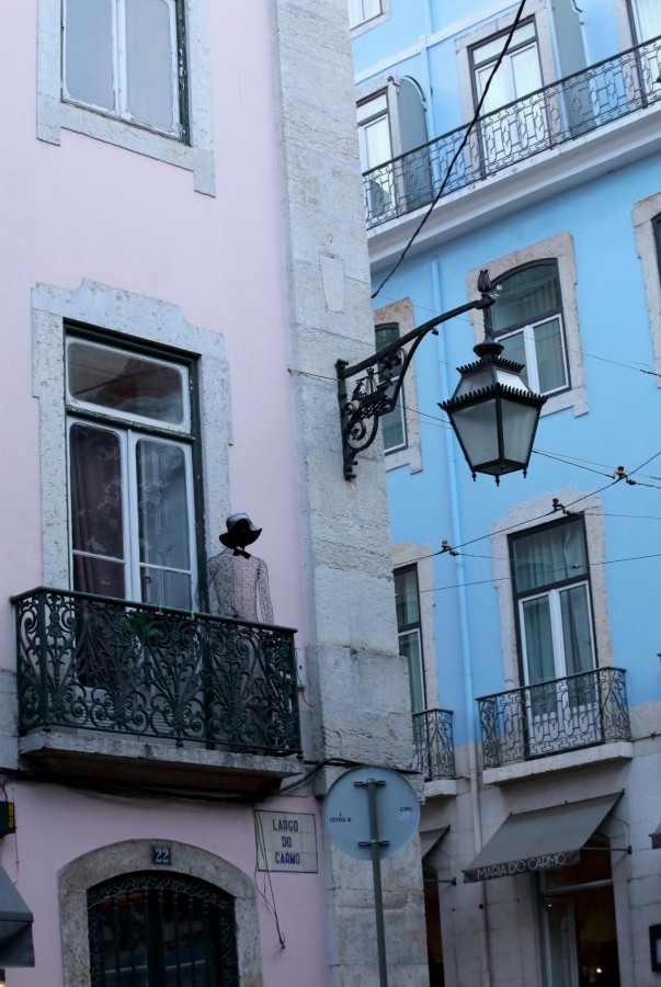 "Largo do Carmo, Lisboa." de Francisco Luis Azpiroz Costa