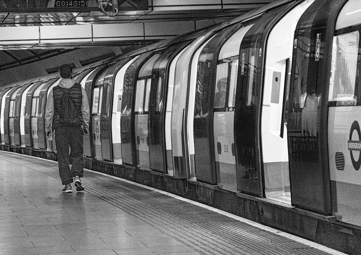 "Pandemia en el metro!!" de Eduardo Alfredo Balducci