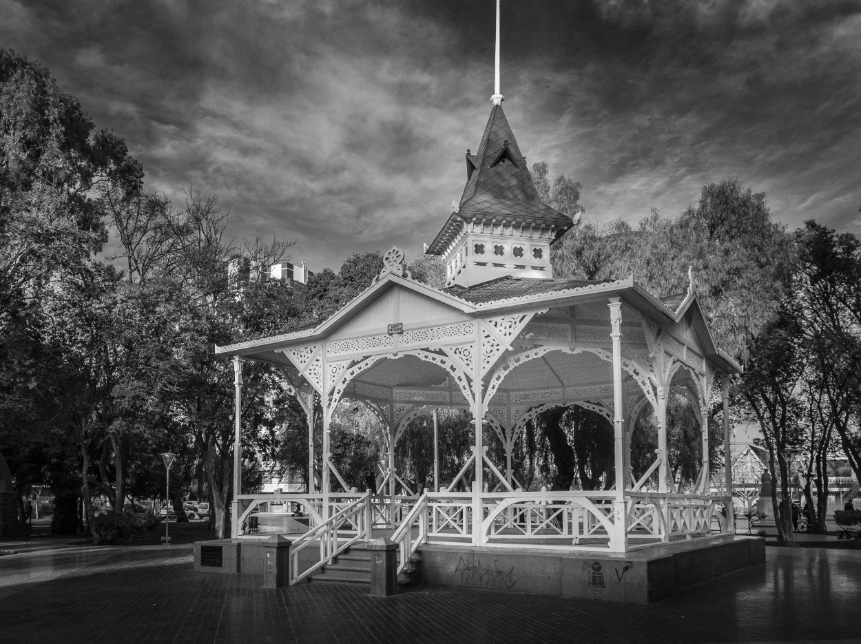 "Plaza Independencia - Trelew" de Marcelo Melideo