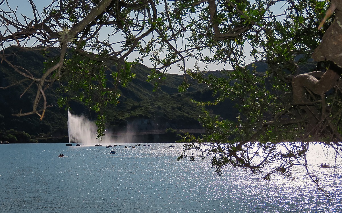 "Paseo por el lago" de Anbal H. Lpez