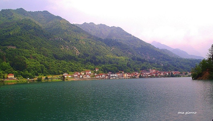 "recorriendo Barcis y su lago," de Ana Giorno