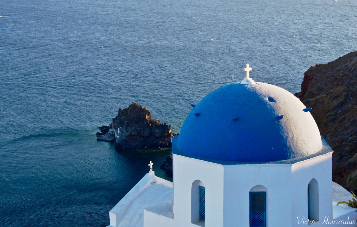 "BLUE SANTORINI" de Victor Houvardas