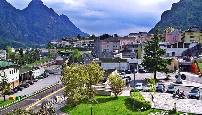 "Pueblo en los Alpes It." de Ana Giorno