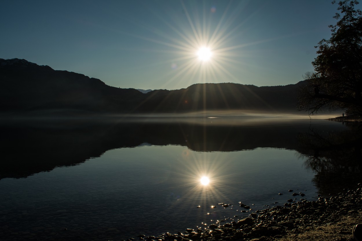 "Baja el sol... humo y reflejos" de Ana Luz Lorda