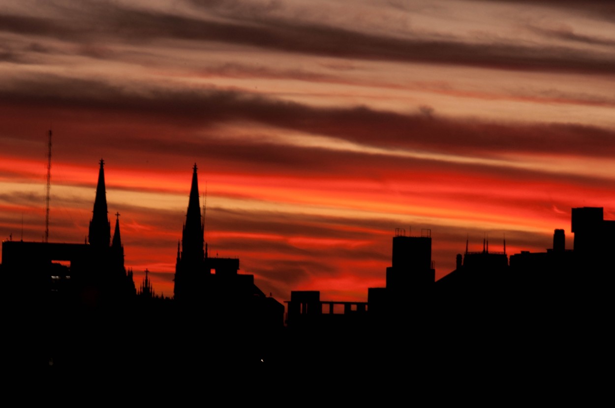 "Atardeceres rojos" de Laura Nardo