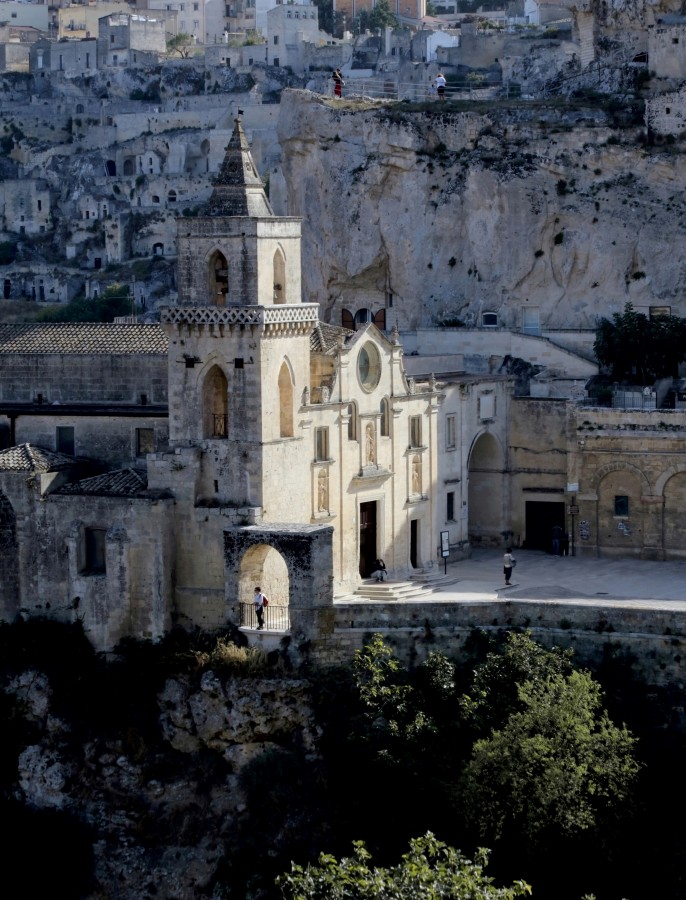 "Una iglesia en Matera." de Francisco Luis Azpiroz Costa