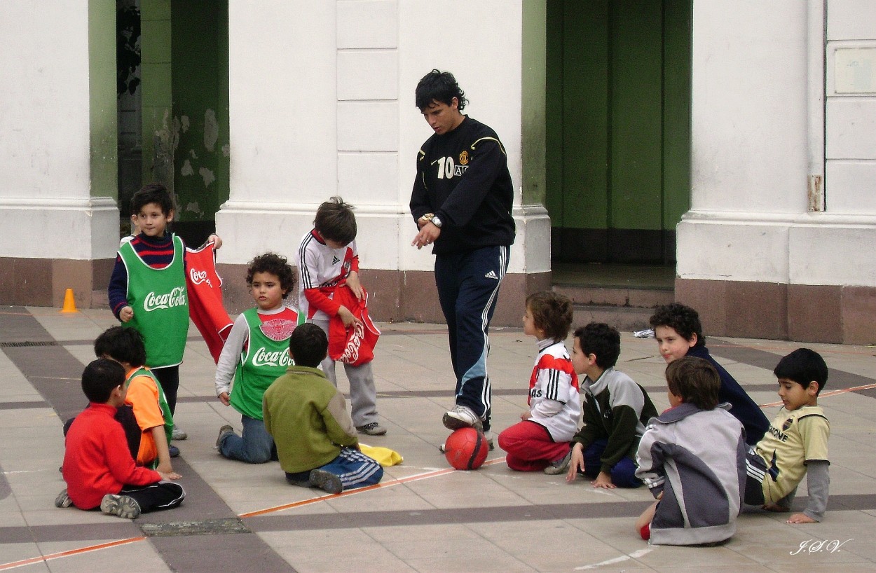 "La 10, una zurda y la pelota" de Jorge Vargas