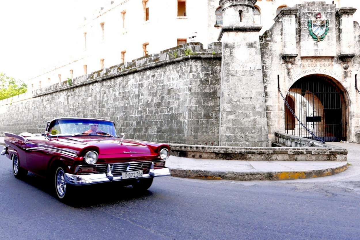 "Un clsico en La Habana, Cuba." de Carlos E. Wydler