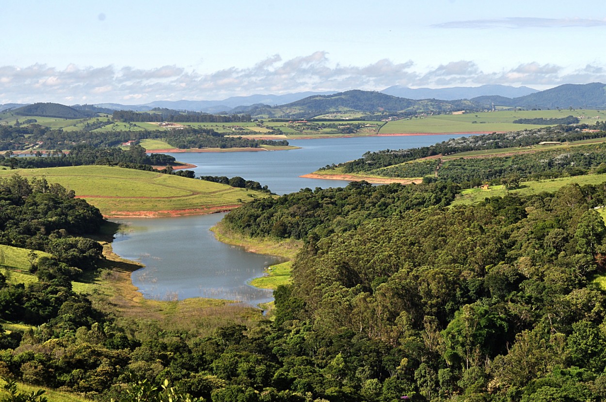 "Uma pausa na nossa estrada` Serras e guas `......" de Decio Badari