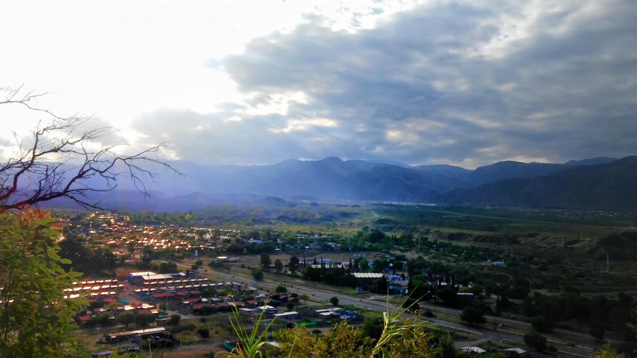 "Bao de luz sobre Mendoza" de Gustavo Aranda