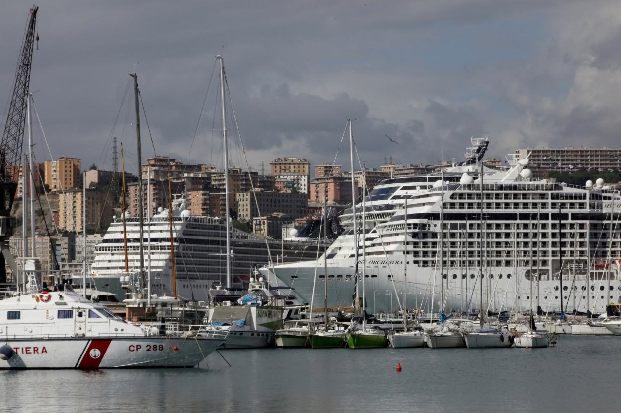 "El puerto de Gnova." de Francisco Luis Azpiroz Costa