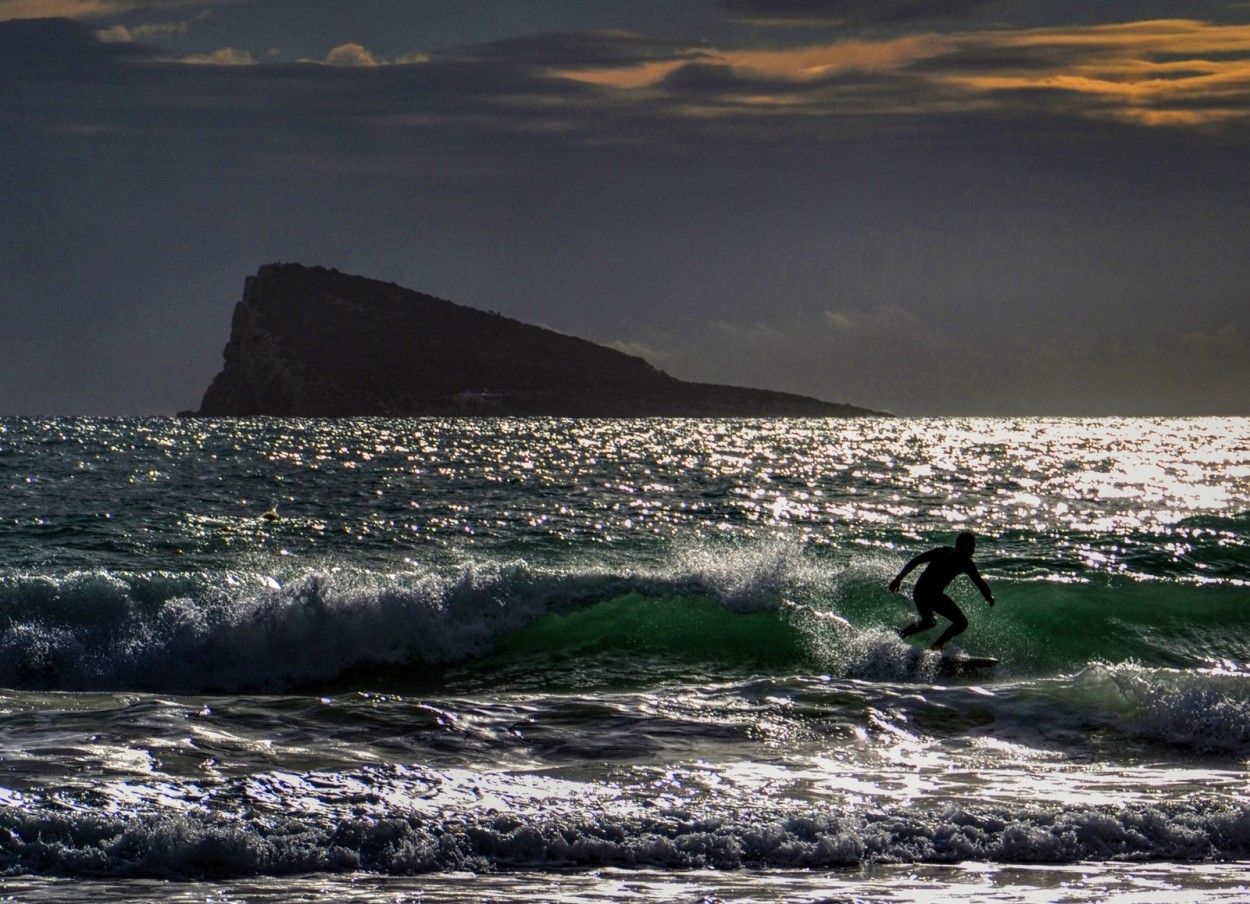 "** El Surfista **" de Antonio Snchez Gamas (cuky A. S. G. )