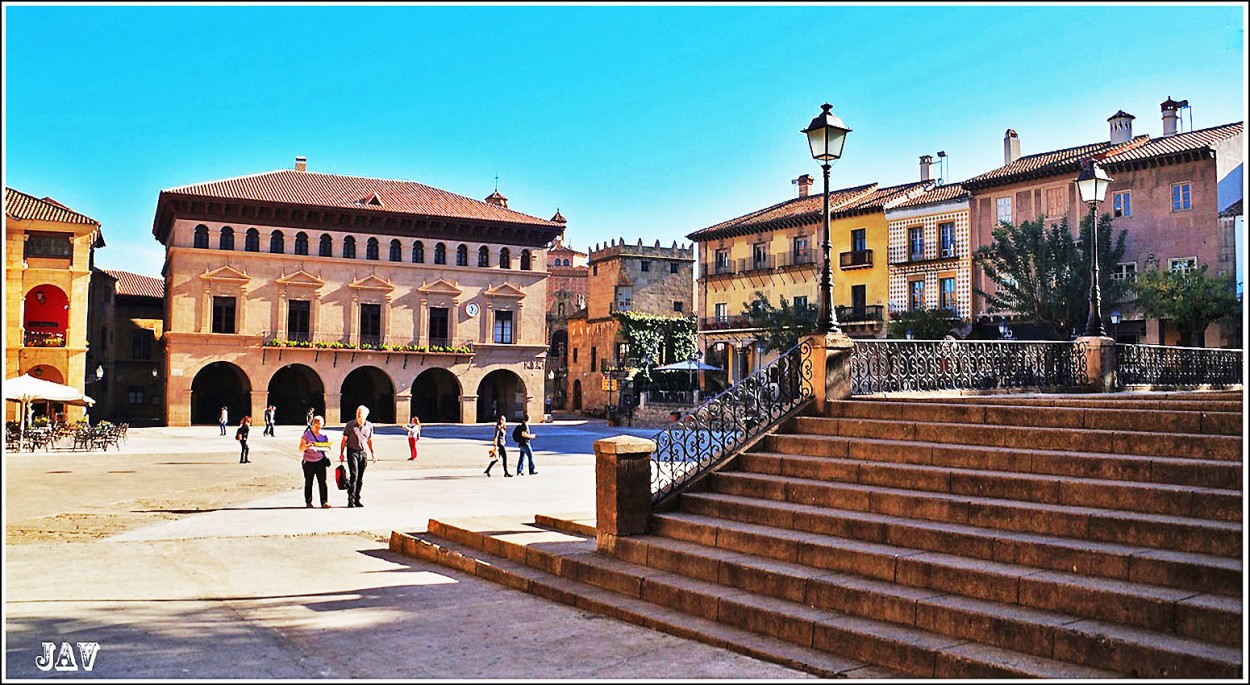 "El Poble Espanyol. 90" de Joan A. Valentin Ruiz