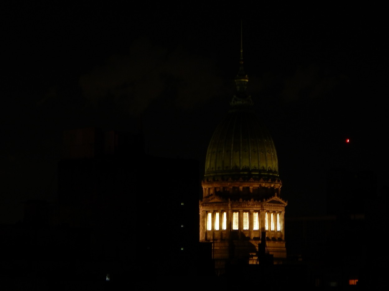 "Congreso de Noche" de Mauro Rossato