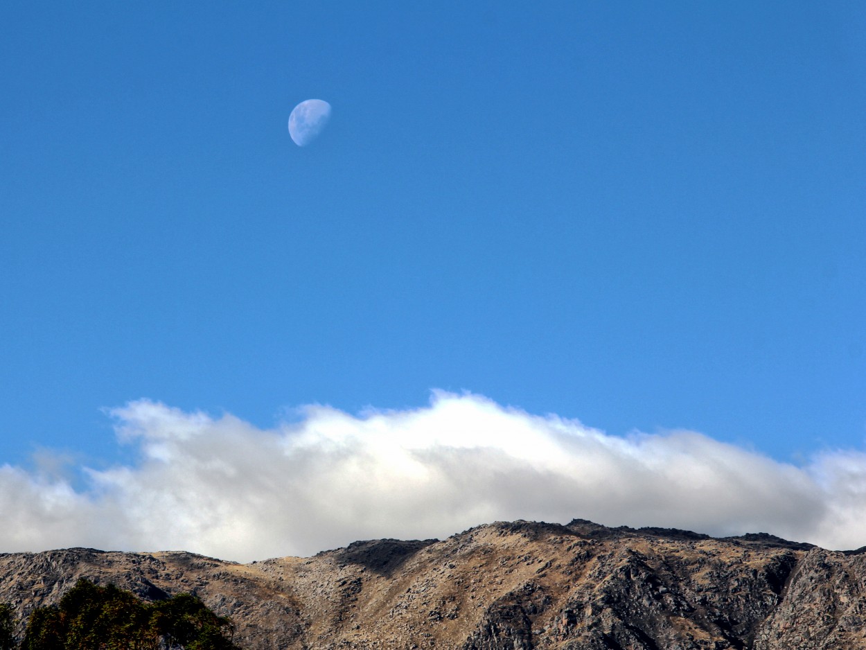 "Luna y sierras..." de Juan Carlos Barilari