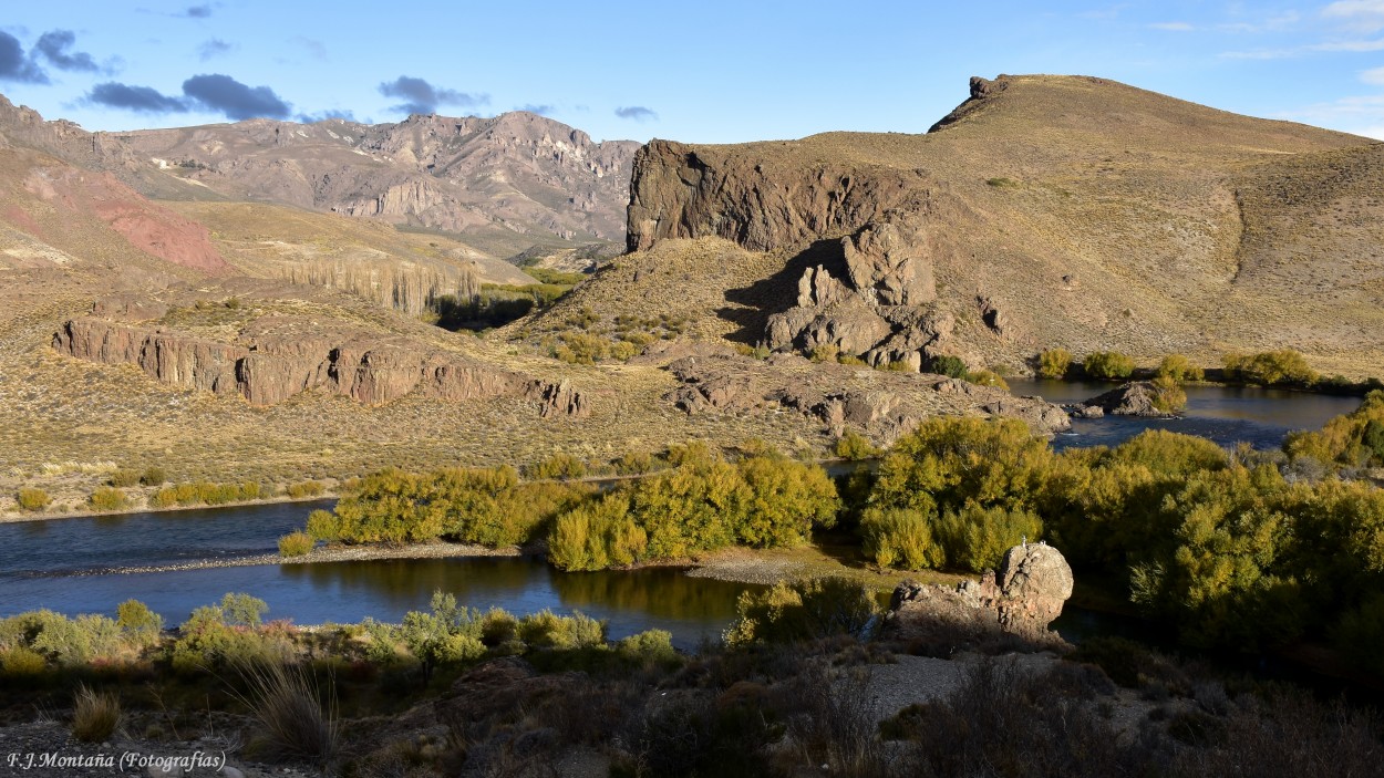 "Ro Limay - El Anfiteatro" de Francisco Jos Montaa