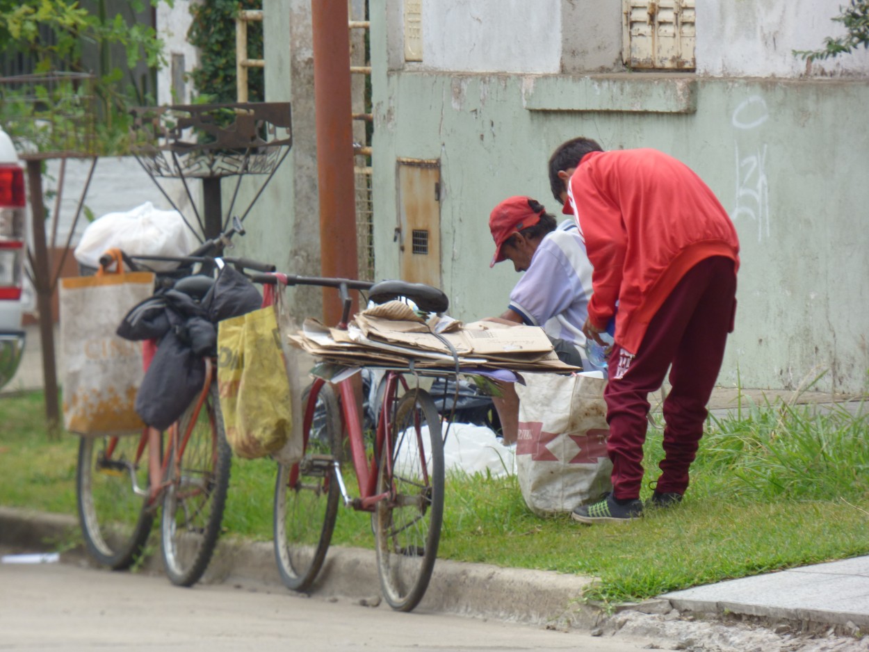 "` Cruda realidad `" de Graciela Edith Flocco