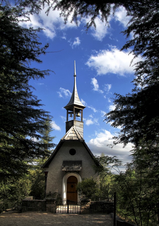 "La capilla de Helmut Cabjolsky" de Juan Carlos Barilari