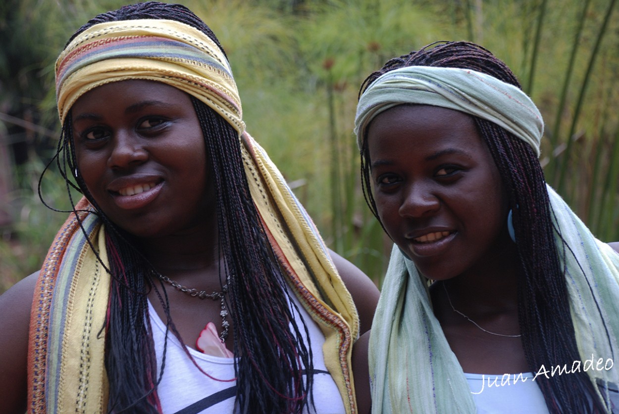 "Las chicas de Angola" de Juan Amadeo