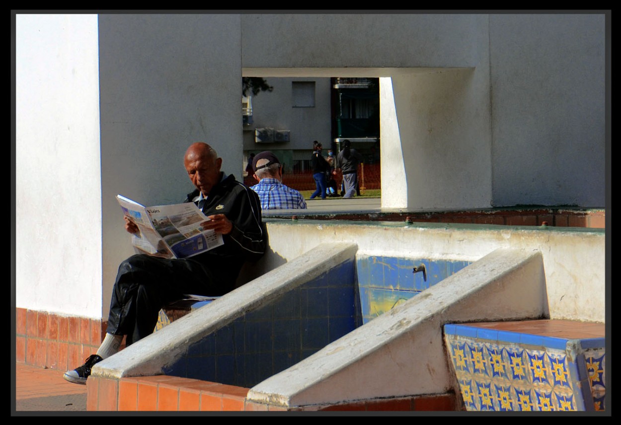 "Lectura al sol" de Jorge Vicente Molinari