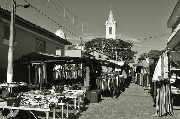 "A feira desta Tera-feira e a pandemia!" de Decio Badari