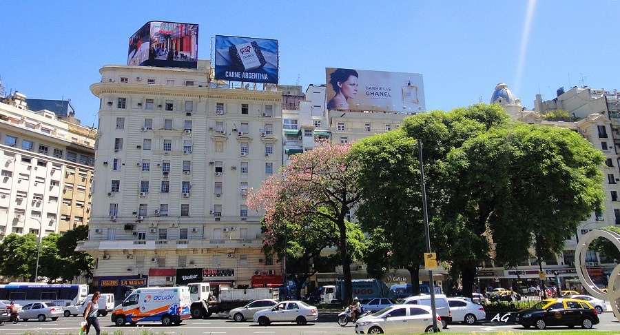 "9 de Julio y Corrientes," de Ana Giorno