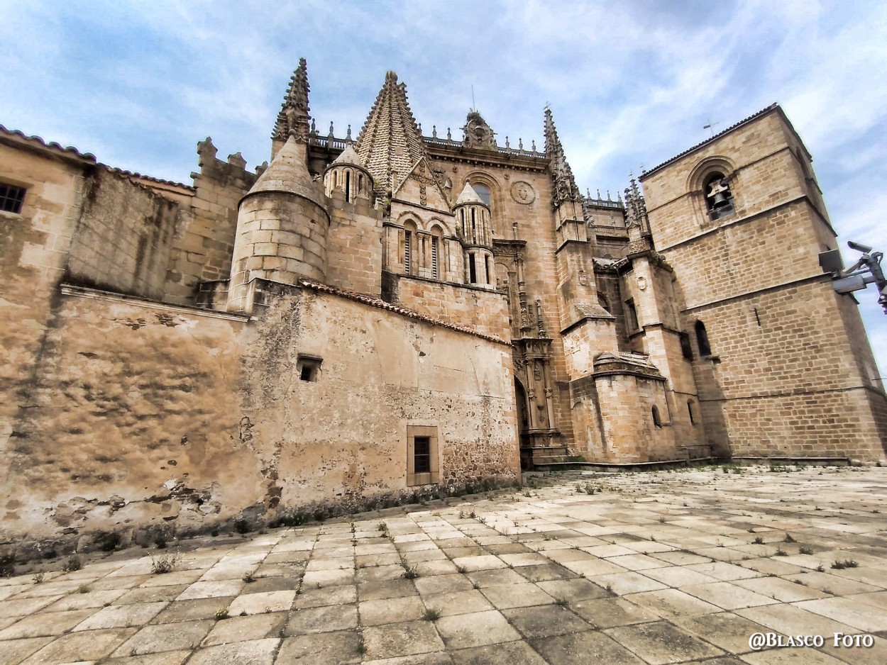 "Catedral Nueva de Plasencia" de Luis Blasco Martin