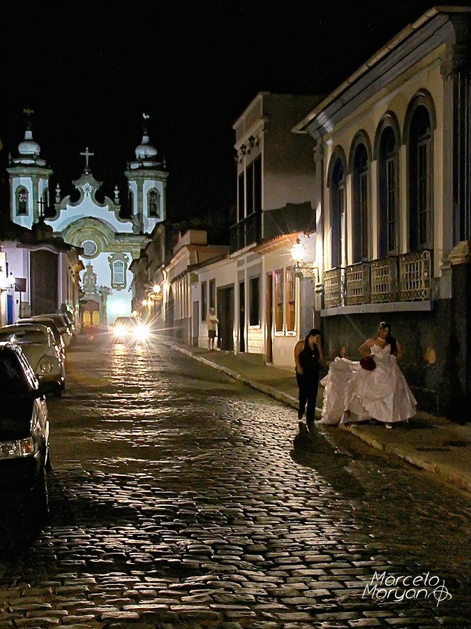 "Noite, Noiva Luz!" de Marcelo Moryan