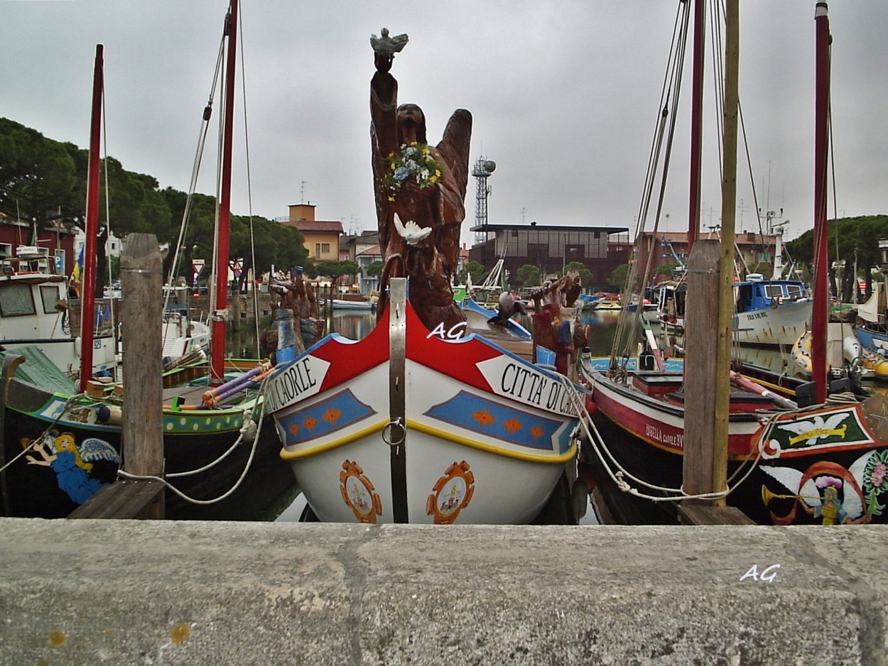 "Pequeo puerto de pescadores" de Ana Giorno