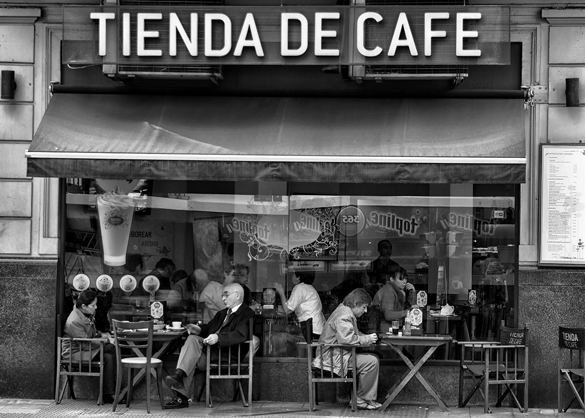 "Tienda de caf" de Hans W. Muller