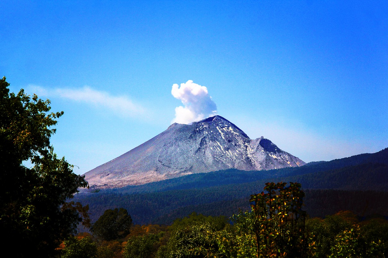 "Humea el Popocatepetl..." de Juan Carlos Barilari