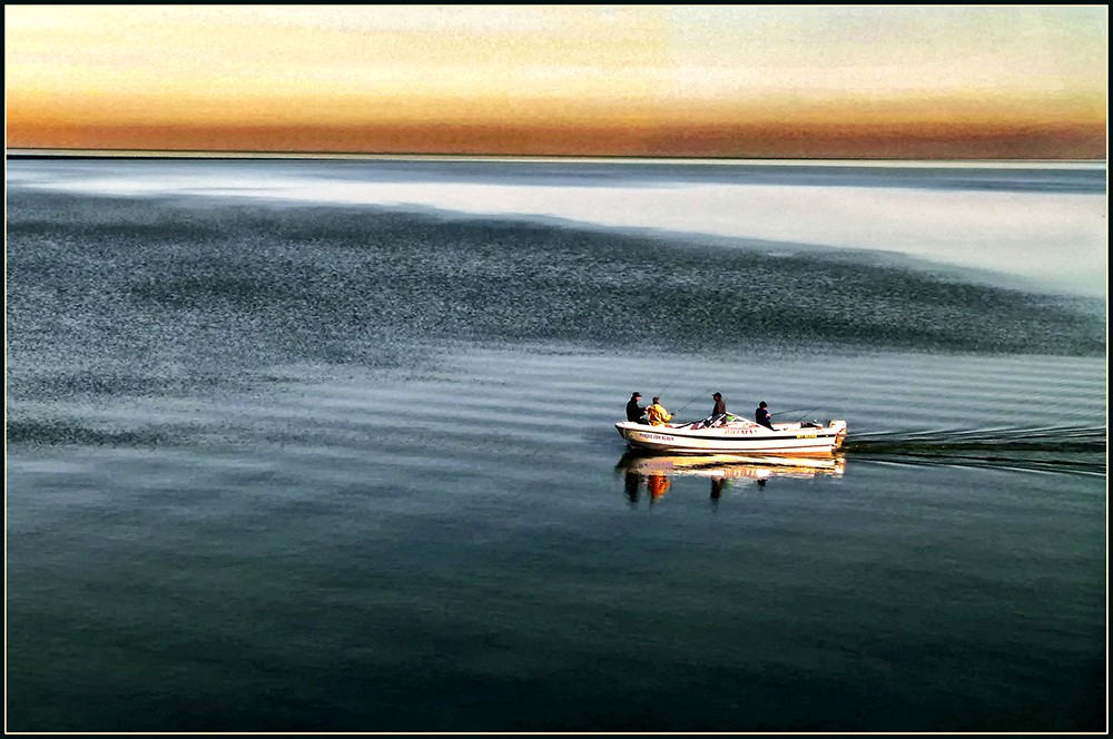 "Tiempo de pesca y camaraderia" de Ruben Perea