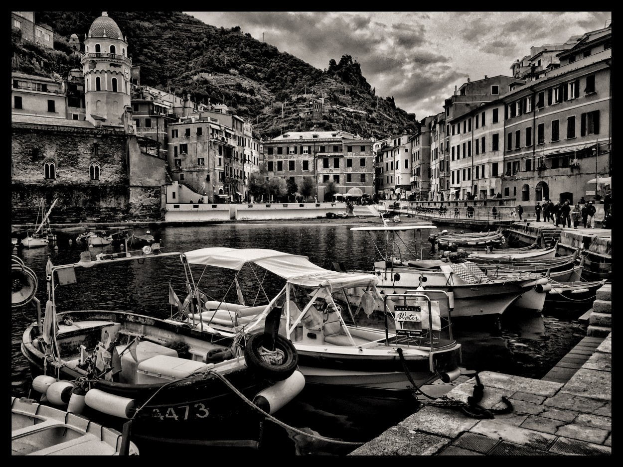 "Via Visconti, Vernazza,Cinque Terra,Italy - 2019-6" de Norberto Moreno