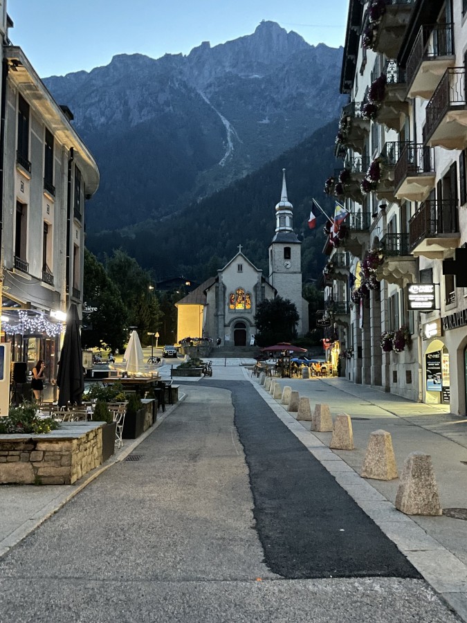 "Chamonix, al pie del Mont Blank" de Carmen Estevez