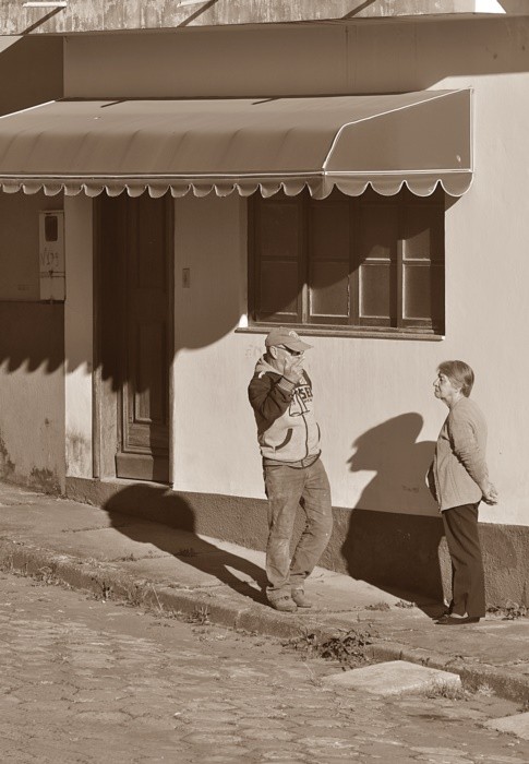 "Costumes das cidades pequenas, aquele bate papo !" de Decio Badari