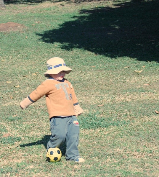 "Hoje conheci o Ryan, futuro craque !" de Decio Badari